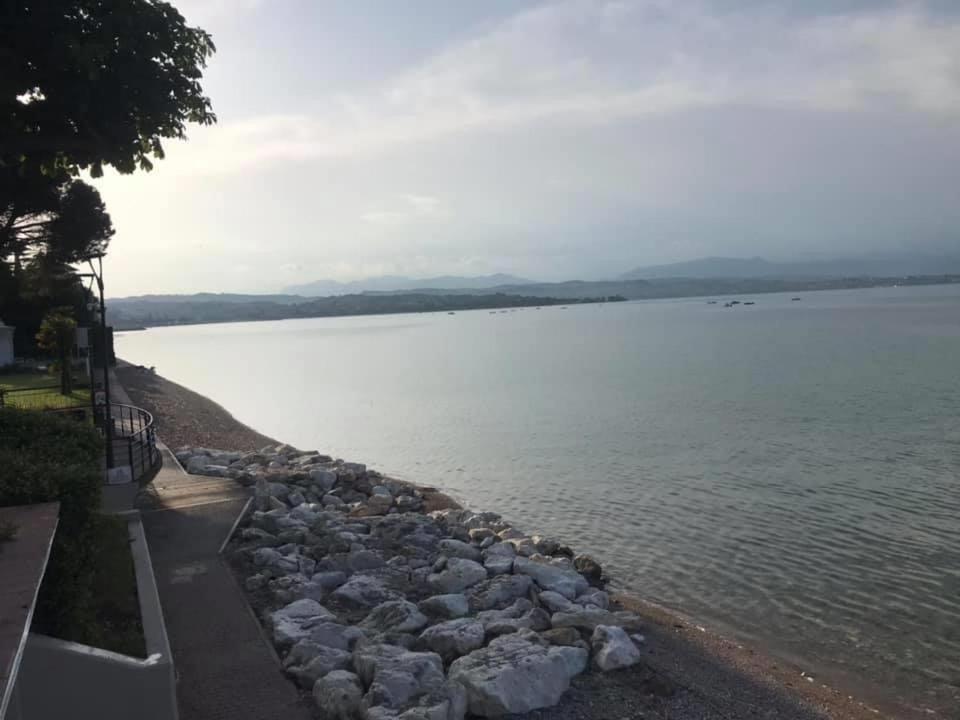 Appartamento Casa Vacanze Spiaggia D'Oro Desenzano del Garda Exterior foto